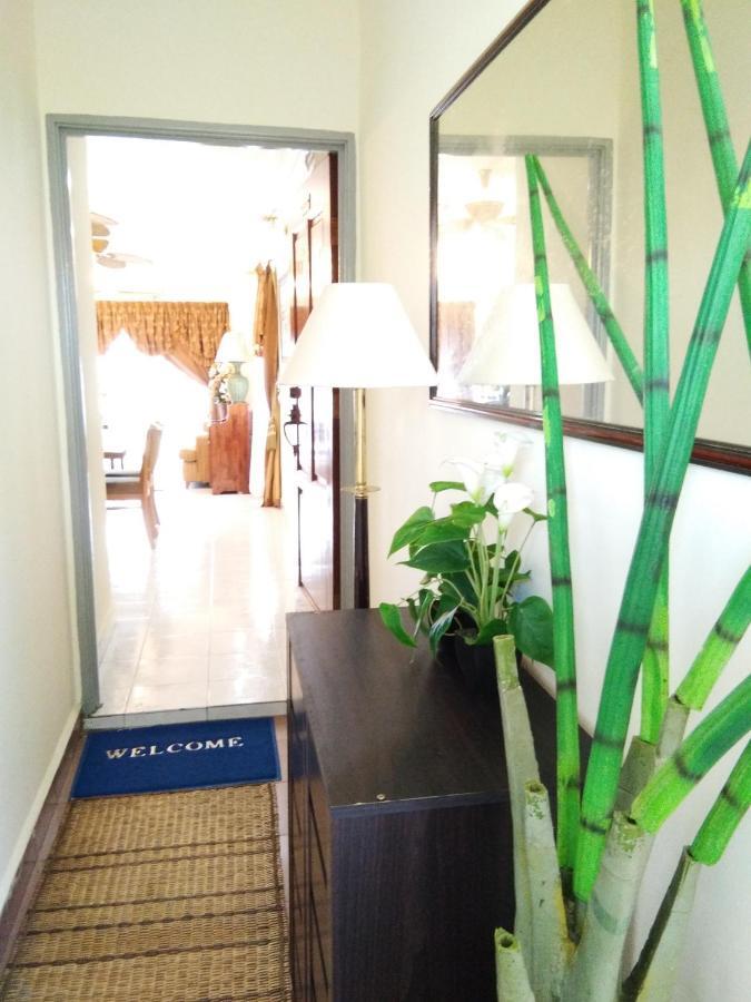 Ainis Guest House In Vista Amani Condominium Kuala Lumpur Esterno foto