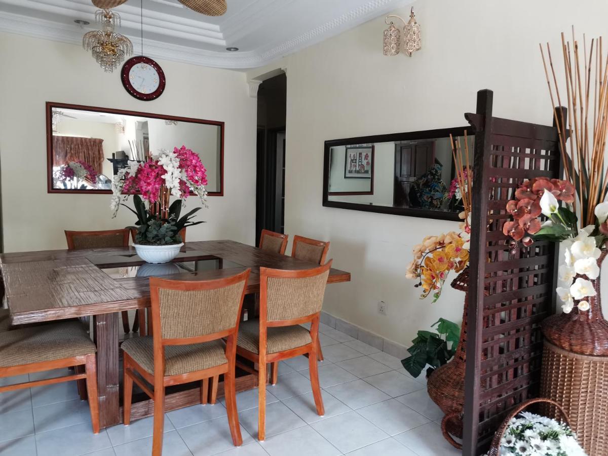 Ainis Guest House In Vista Amani Condominium Kuala Lumpur Esterno foto