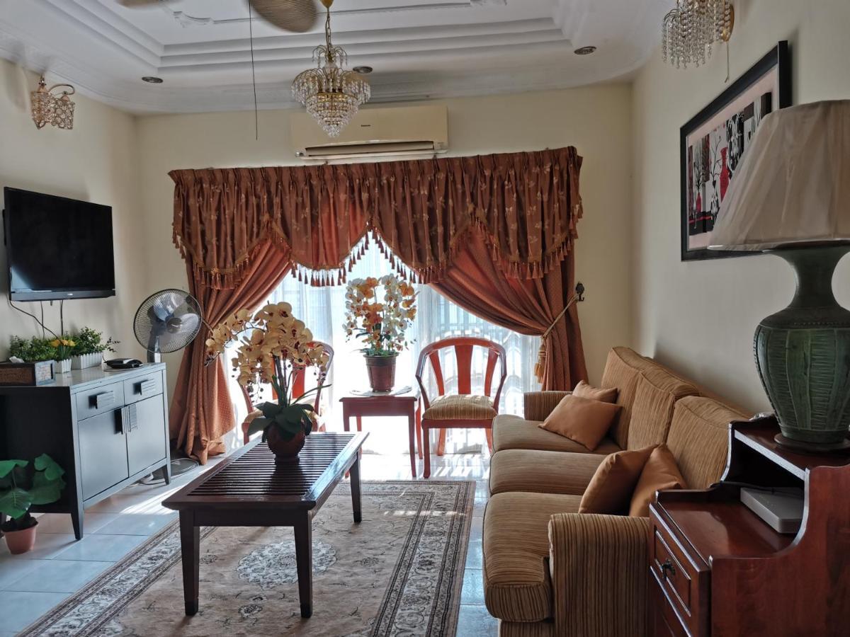 Ainis Guest House In Vista Amani Condominium Kuala Lumpur Esterno foto