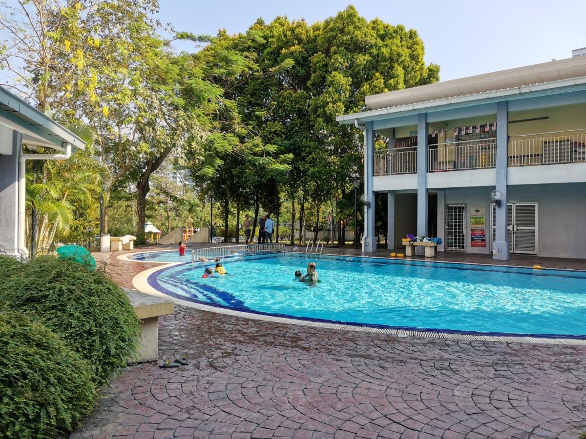 Ainis Guest House In Vista Amani Condominium Kuala Lumpur Esterno foto